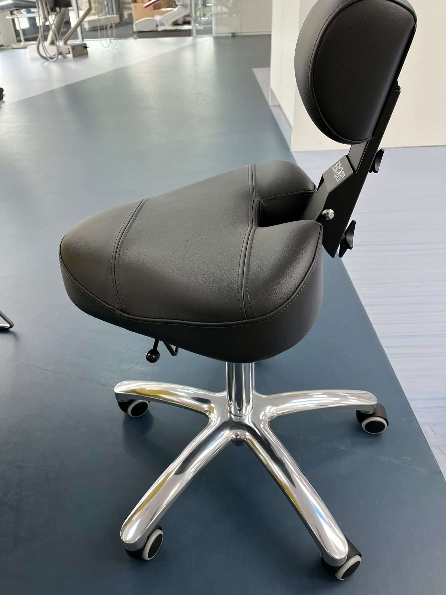 BQE Dynamic werkstoeltje showroommodel